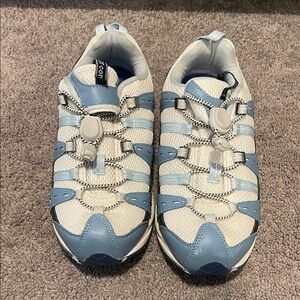 Dr Comfort Wonens Sporty Blue and White Sneakers Size 8W